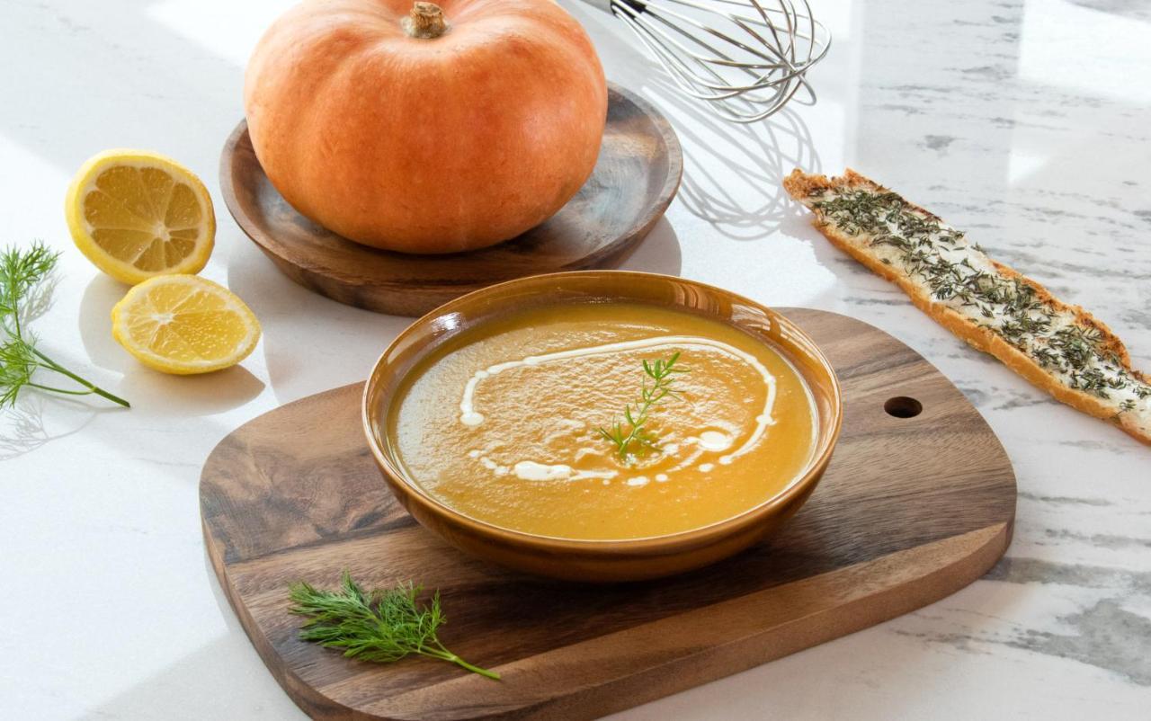 Swissotel Living Yidda Exterior foto Pumpkin soup