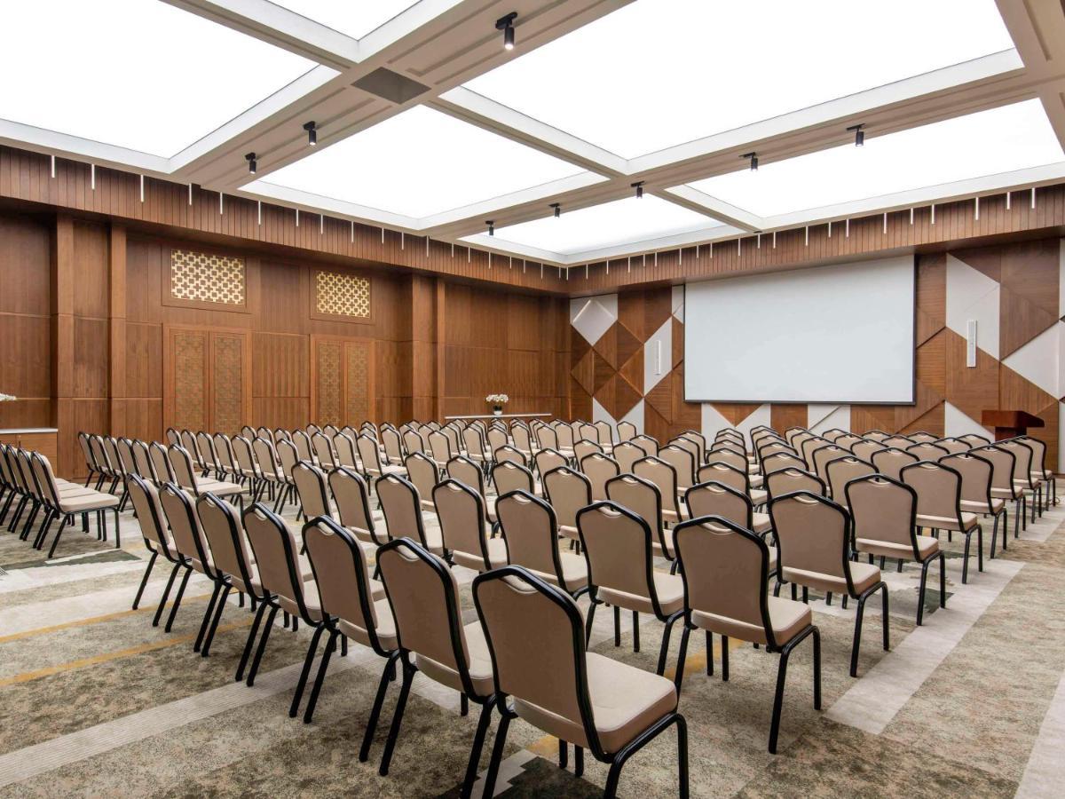 Swissotel Living Yidda Exterior foto The main conference hall