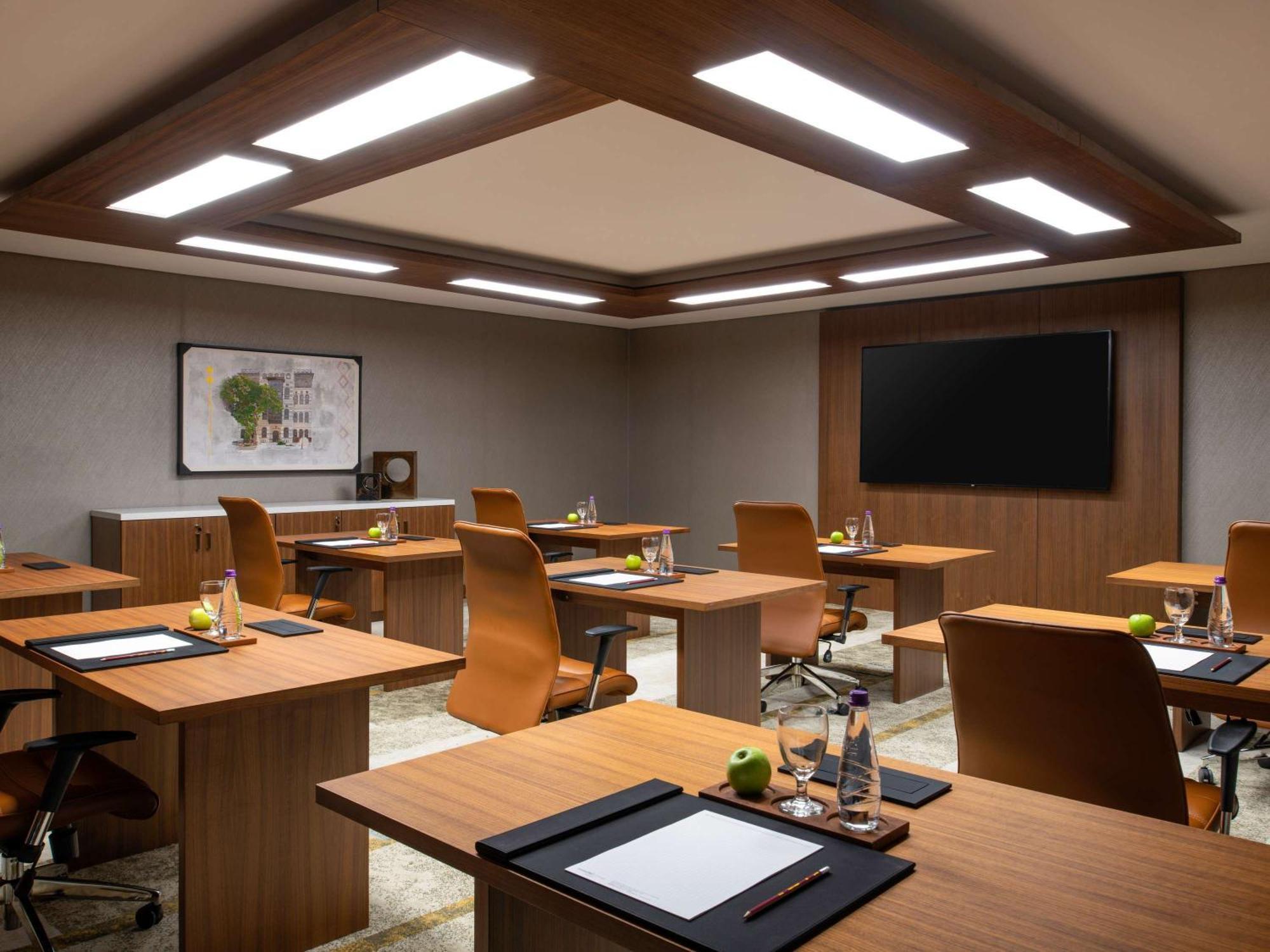 Swissotel Living Yidda Exterior foto Meeting room
